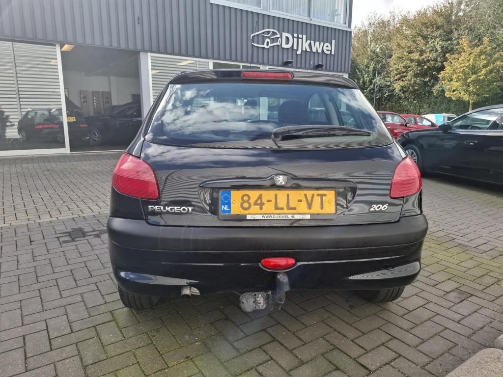 Peugeot 206 1.4i x-line lmv/trekhaak nieuwe apk