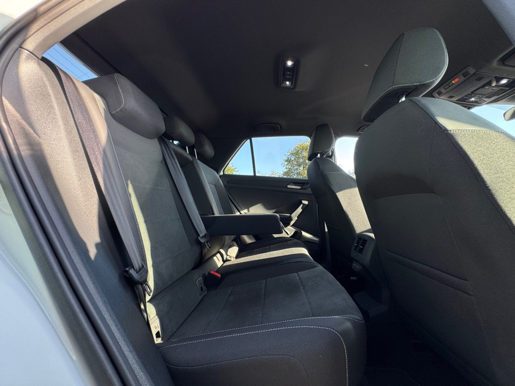 Volkswagen T-roc 1.5 tsi r-line edition * camera * massage * parkeerhulp