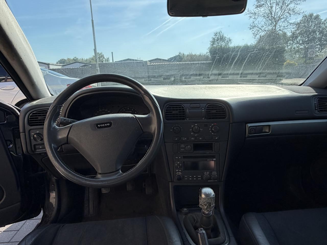 Volvo v40 1.6 2003 airco apk