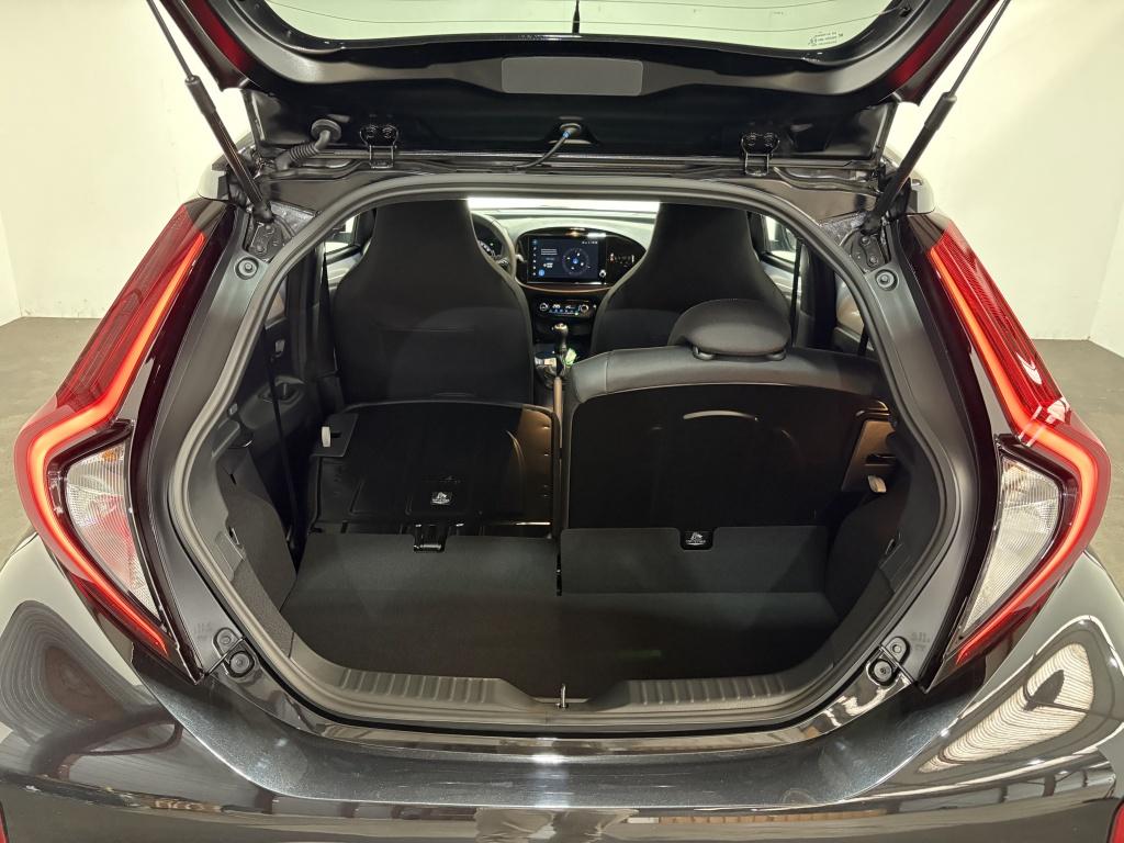 Toyota Aygo x 1.0 vvt-i mt jbl| pdc| stoel.verw| camera| keyless| climate