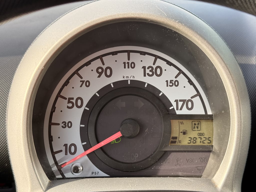 Toyota Aygo 1.0-12v comfort | 5 deurs | automaat | airco | cd - speler | el
