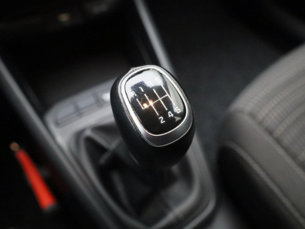Kia Stonic 1.0 t-gdi mhev dynamicline | camera | dab | apple carplay | airc