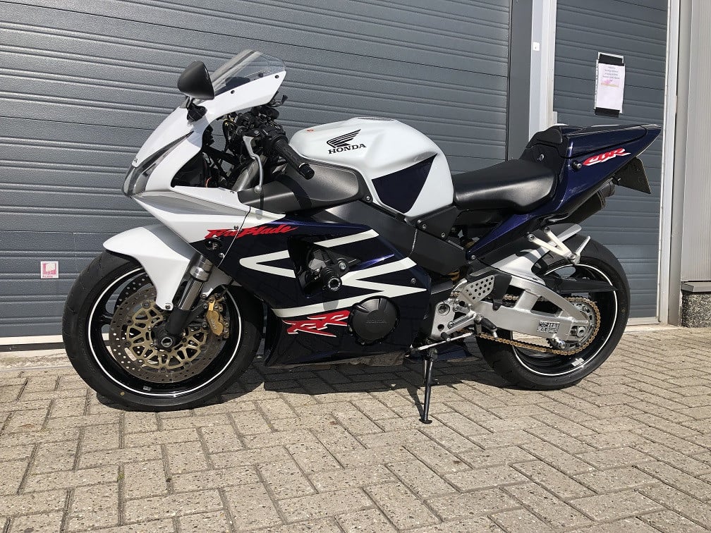 Honda CBR954RR Fireblade uit 2002 met 39 dkm, nieuwstaat! div extra's €3750