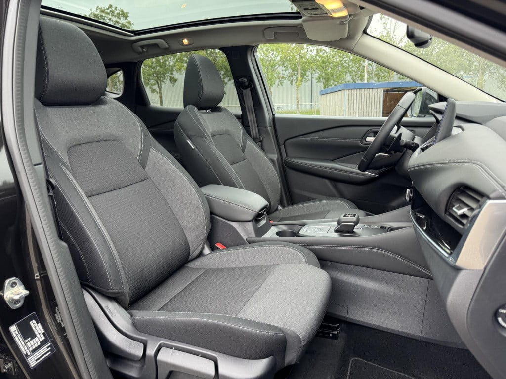 Nissan Qashqai 1.3 mhev xtronic n-connecta design pack | trekhaak | panoram