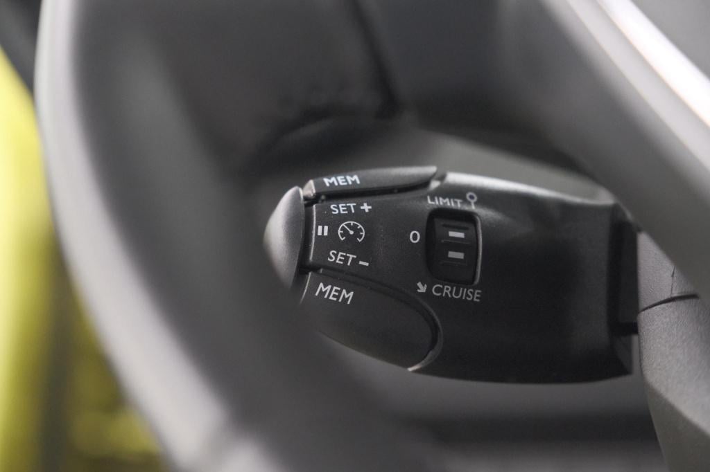 Peugeot 208 hybrid 110 e-dsc6 allure | ijskoude climate control | apple car