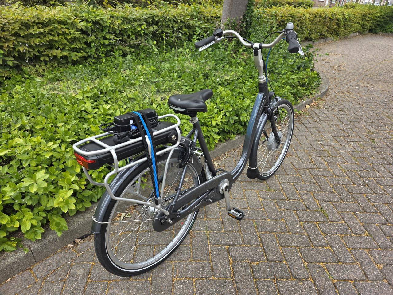 Zo goed als nieuwe Batavus Entree elektrische lage instap fiets