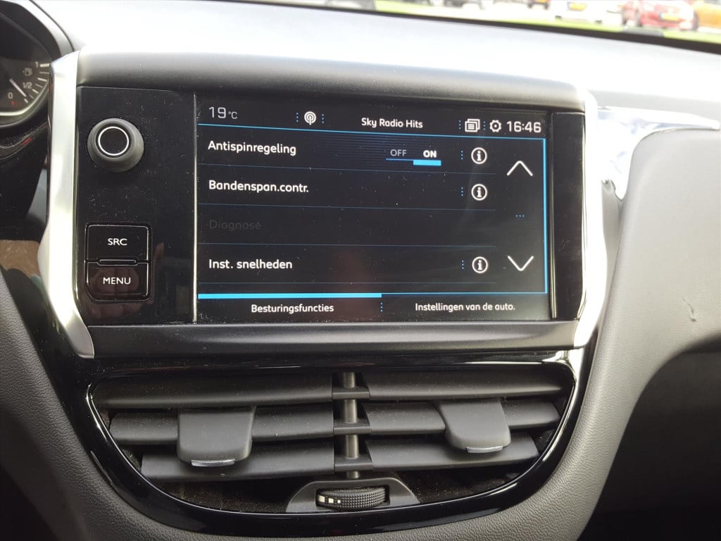 Peugeot 208 blue lion 1.2 pt-82pk 5d navigatie | apple carplay & android au