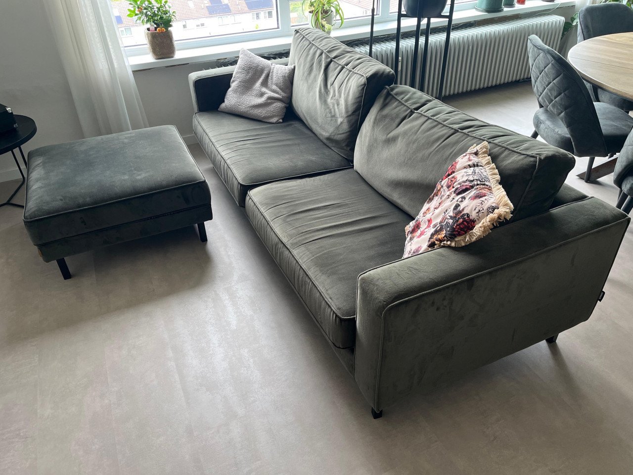 Comfortabele bank te koop (fluweel groen)