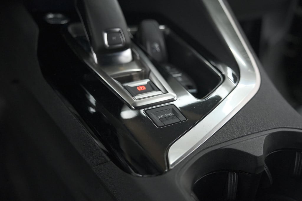 Peugeot 3008 1.6 puretech 180 gt line | camera | dodehoekdetectie | adaptie