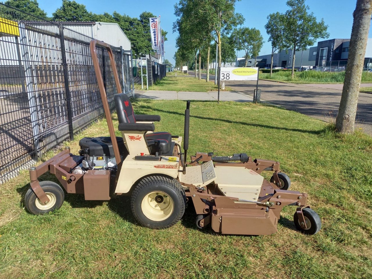 Grasshopper 526V-52
