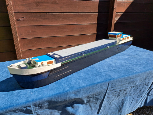 Speelgoed model binnenvaartschip