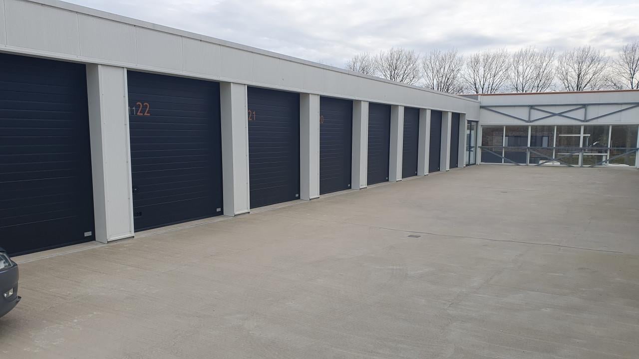 Bedrijfsruimte / garagebox 21m2 te huur in Goes