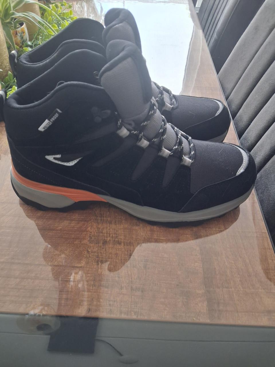 Stevige wandel schoenen maat 44