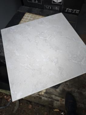 Wand/vloertegels ca 29,5m²