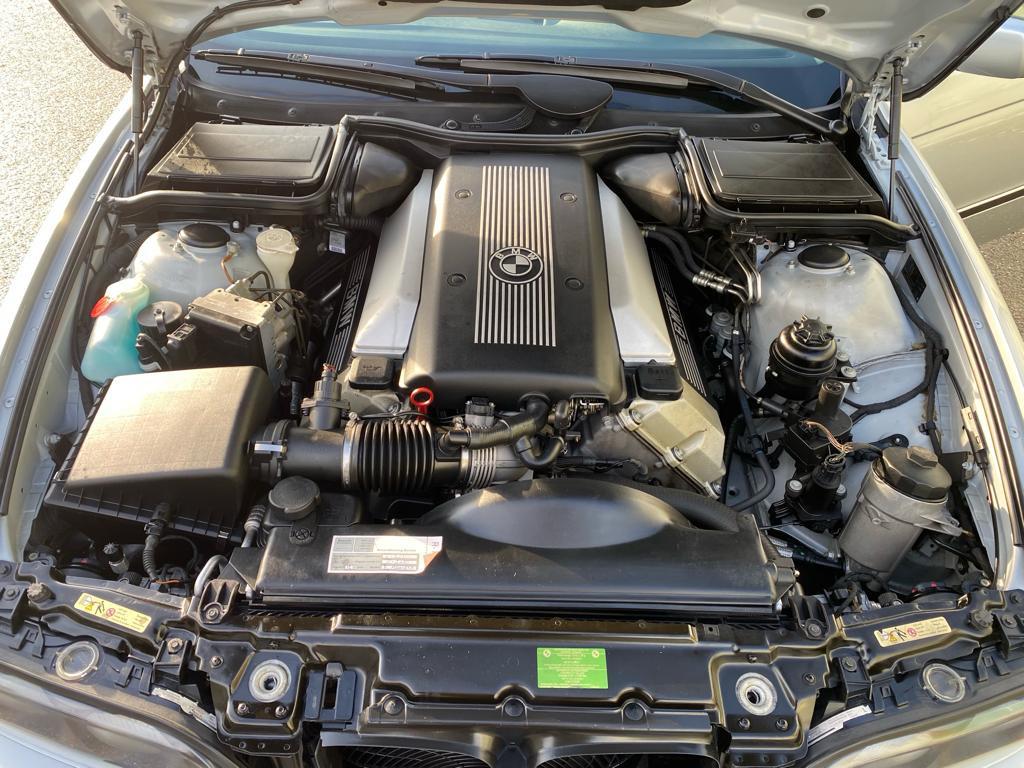 Unieke BMW E39 535i V8