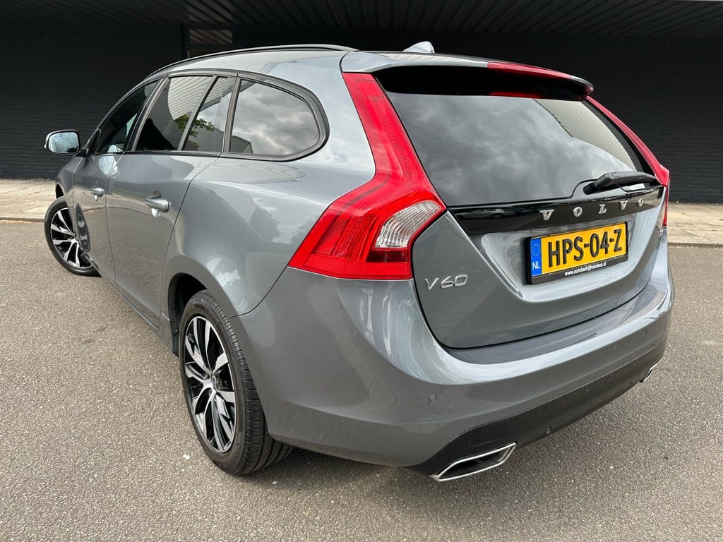 Volvo V60 2.0 t3 summum // 66.000km // dealeronderhouden //