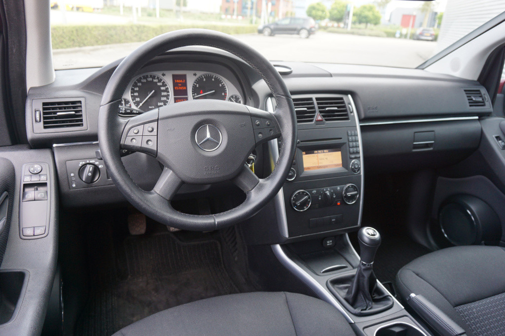 Mercedes-Benz B-Klasse 160 blueefficiency business class airco / cruise / b