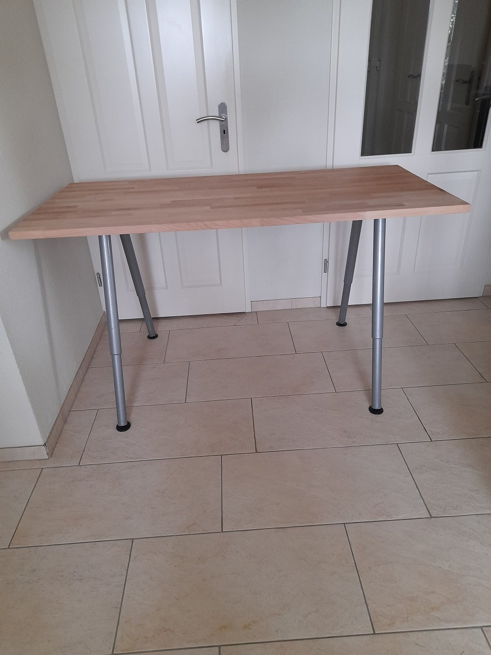 Prachtig zit/sta bureau (in hoogte verstelbaar) 155 x 75   ( in goede staat