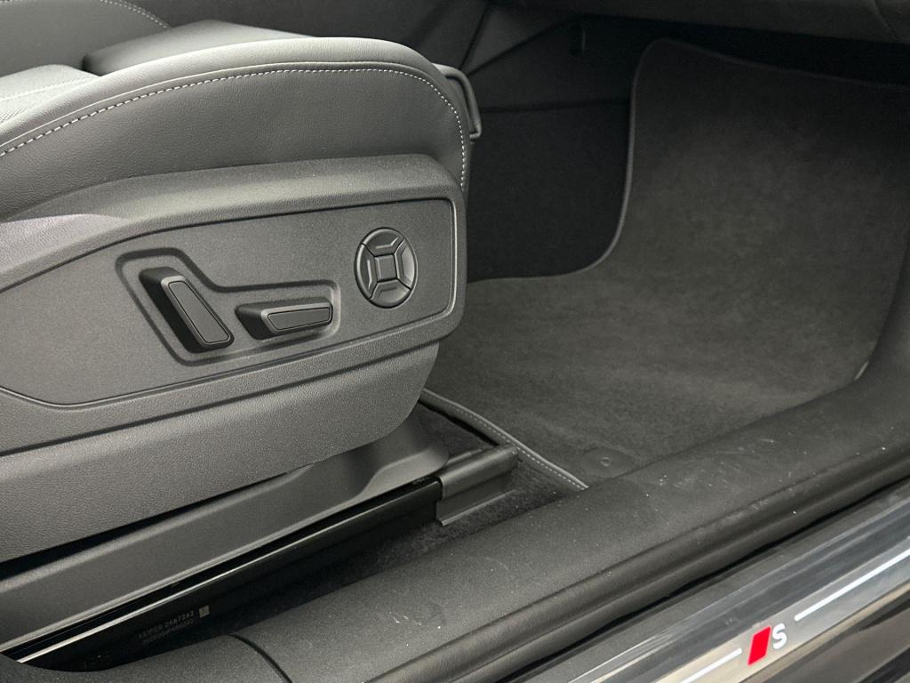 Audi Q5 s edition competition e-hybrid 270 kw / 367 pk suv