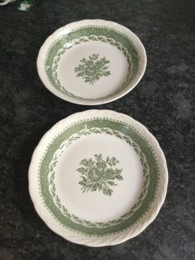 2 Engelse schaaltjes