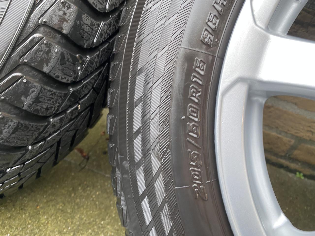 Winterbanden op l.m. Toyota 205/60/16 5x114.3