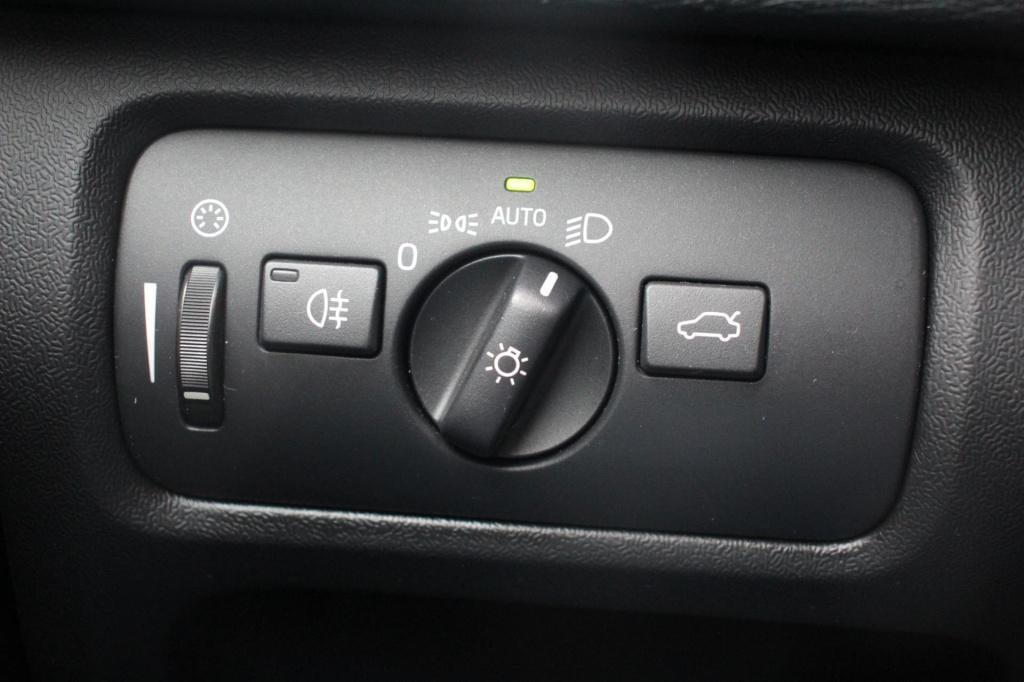 Volvo V40 1.5 t2 signature edition - leder - automaat - panoramadak - camer