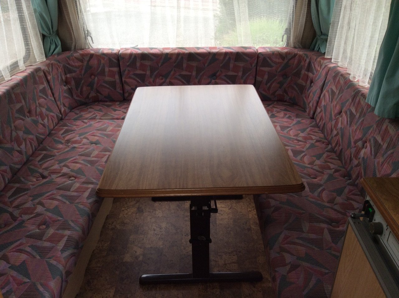 CARAVAN CHATEAU LE CAR 380