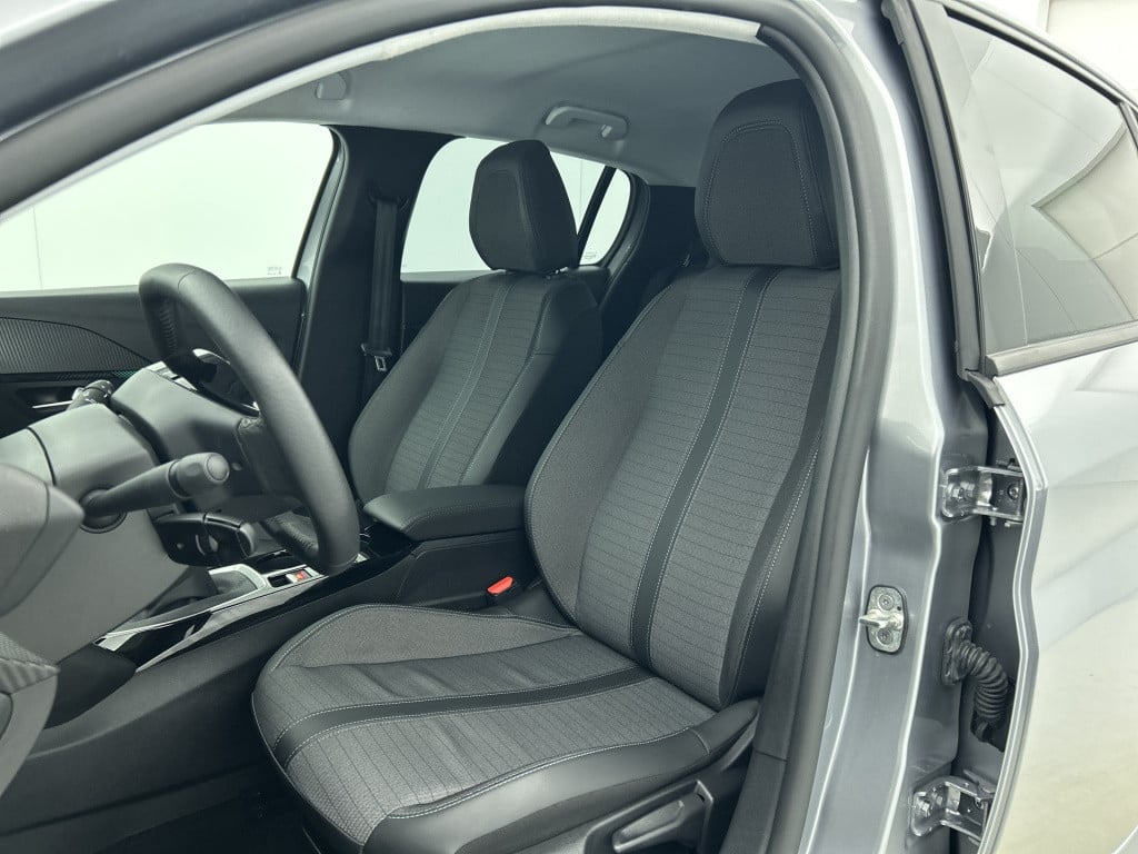 Peugeot 208 100 pk allure | rijklaar | navi | camera | icockpit |