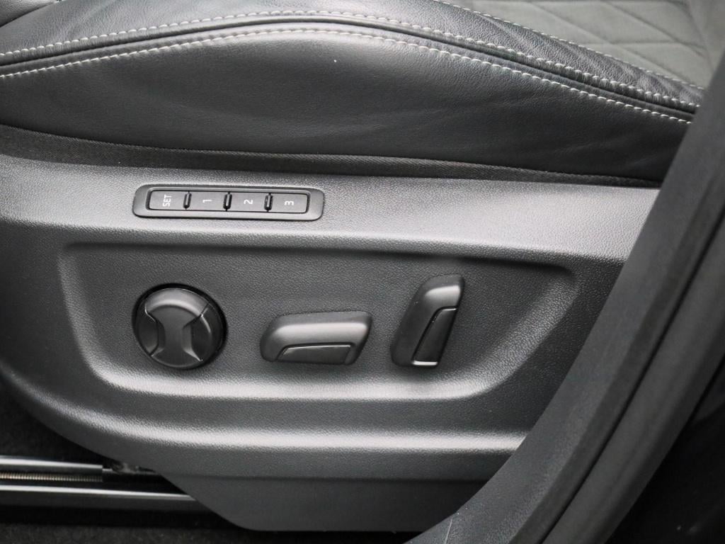 Skoda Kodiaq 1.5 tsi sportline business | panoramadak | trekhaak | sfeerver