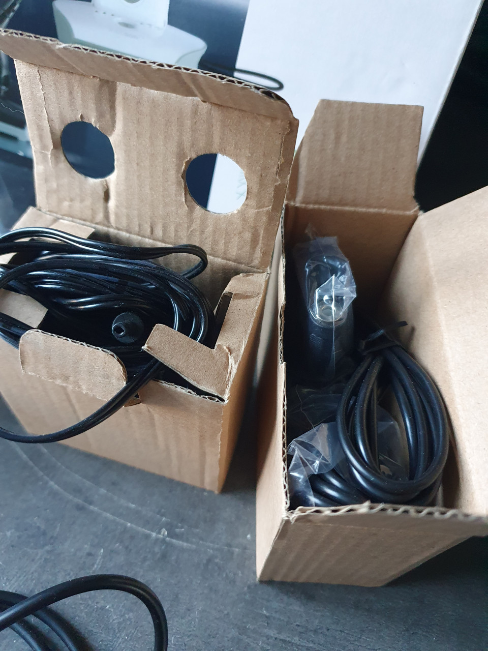 Nieuw Introson 2,4 GHz draadloos TV luister-systeem van Hoorexpert BV...