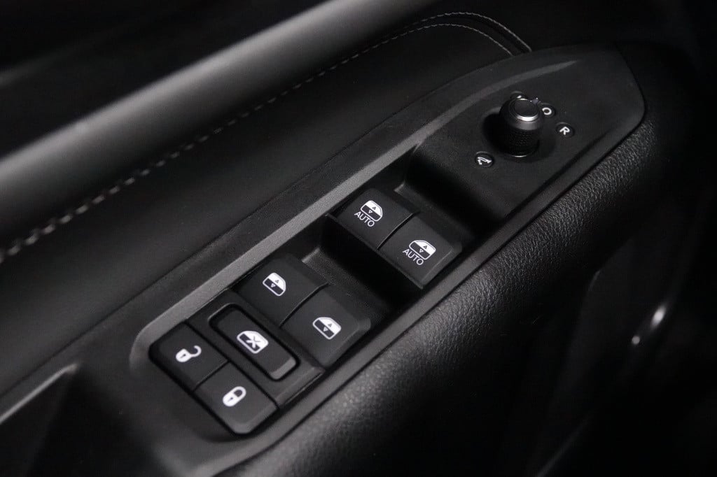 Jeep Compass 4xe 240 | pano | acc | led | 360' camera |