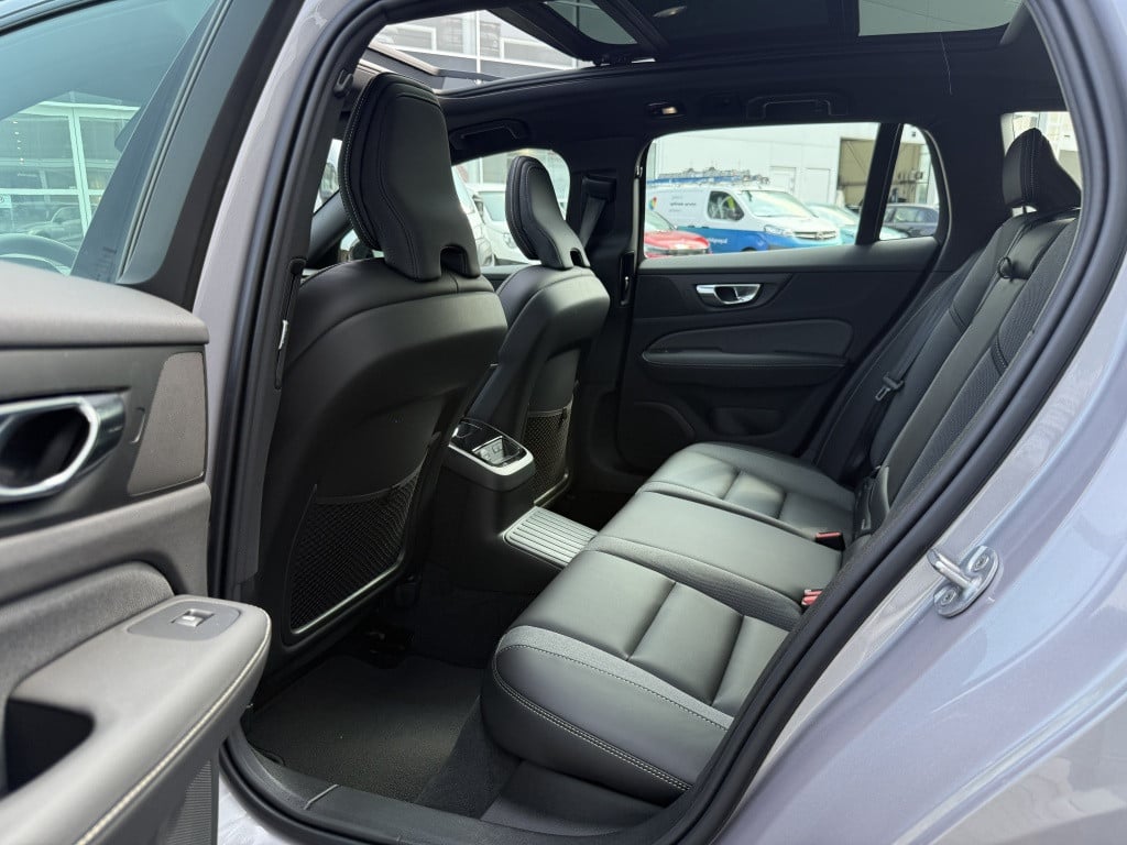 Volvo V60 t6 awd gt ultra dark