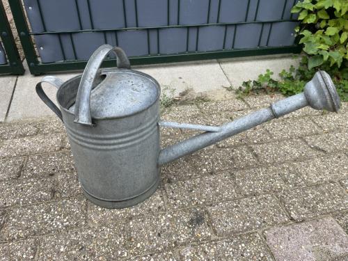 2 Gieters metaal verzinkt