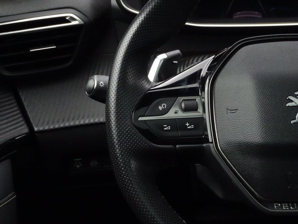 Peugeot 208 1.2 puretech gt-line automaat | pano | stoelverwarming