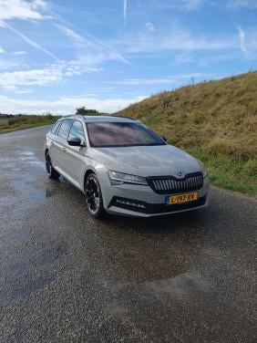 Skoda Superb combi 1.4 tsi iv sportline business
