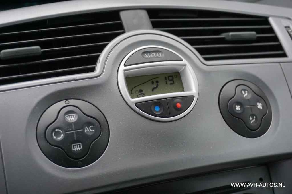 Renault Scenic 1.6-16v business line