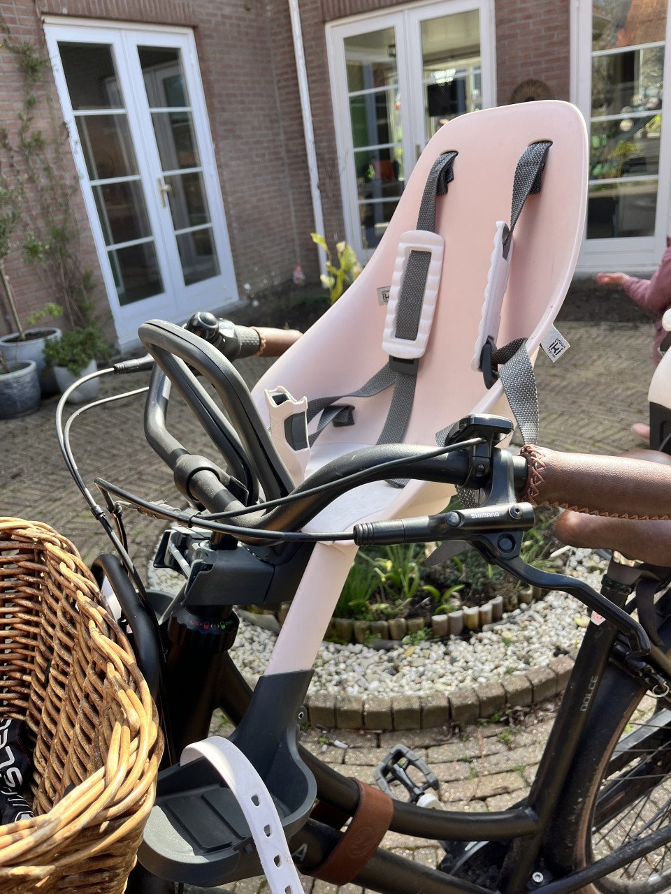 Fietsstoeltje voorop Urban Iki met windscherm