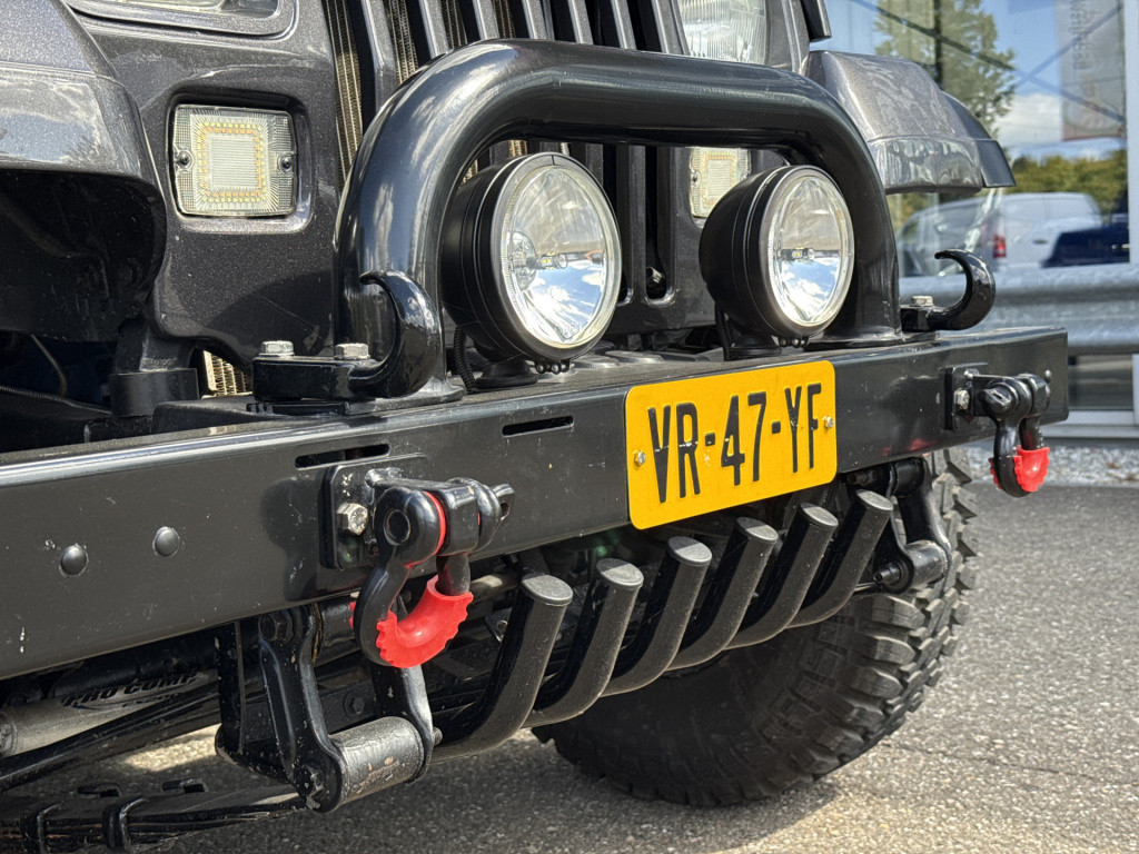 Jeep Wrangler 4.0i sport | gerestaureerd | bullbar | sidebars | trekhaak