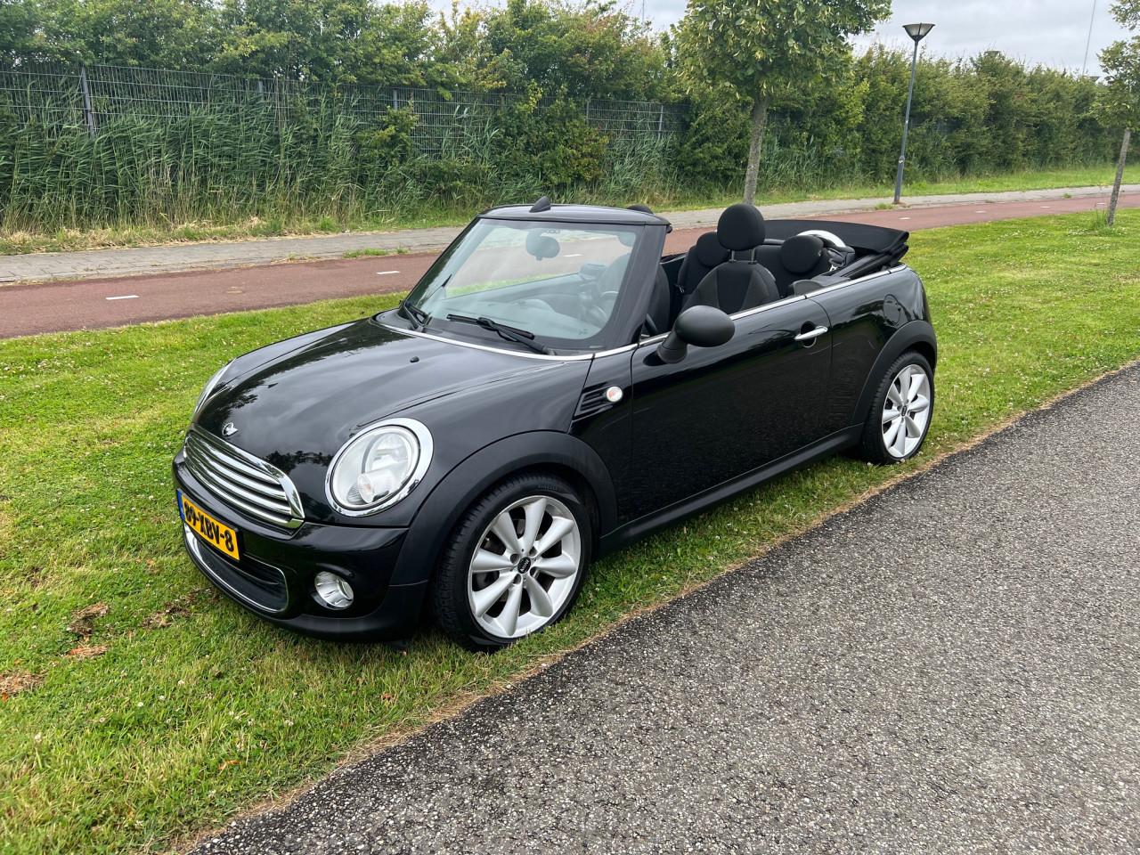 Prachtige Mini Cabriolet uit 2012 met slechts 114.000 km