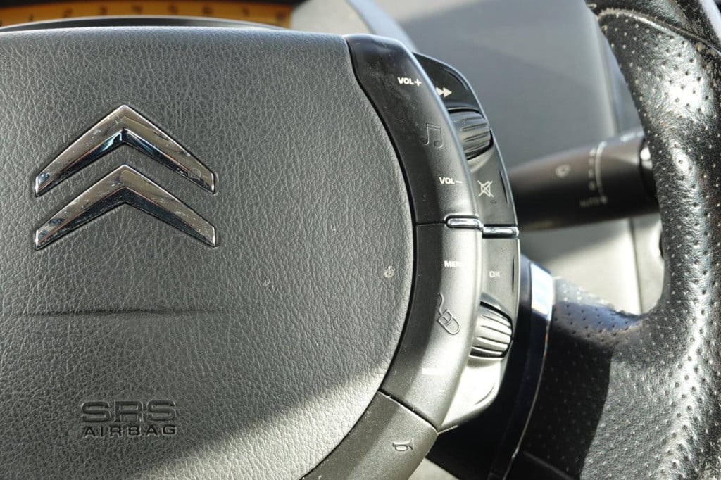 Citroen C4 2.0-16v exclusive 136-pk