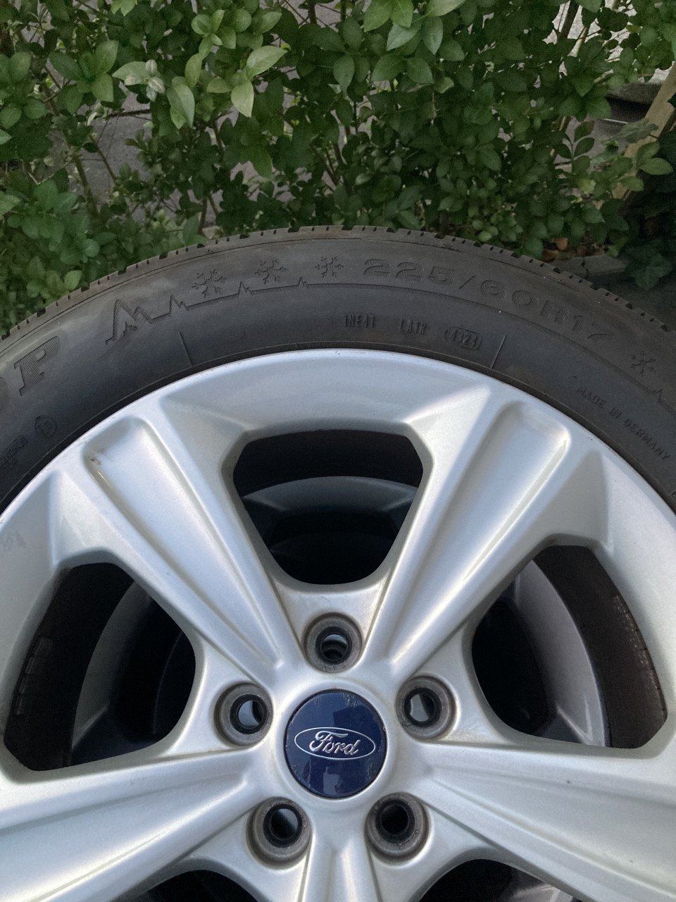 Winterbanden Ford Kuga Dunlop Energi 225/60R17