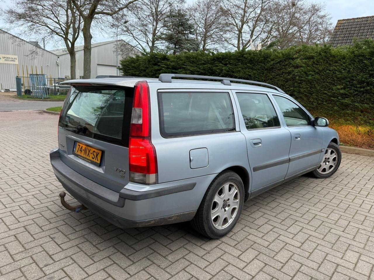 Volvo V70 2.4 Comfortline 7 zitter Jaar Apk