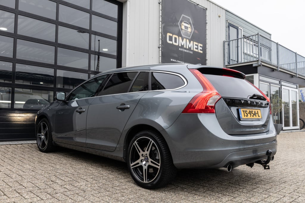 Volvo V60 2.0 t4 190pk summum ✅1jaarbovag✅nav✅leer✅schuifdak✅trekhaak