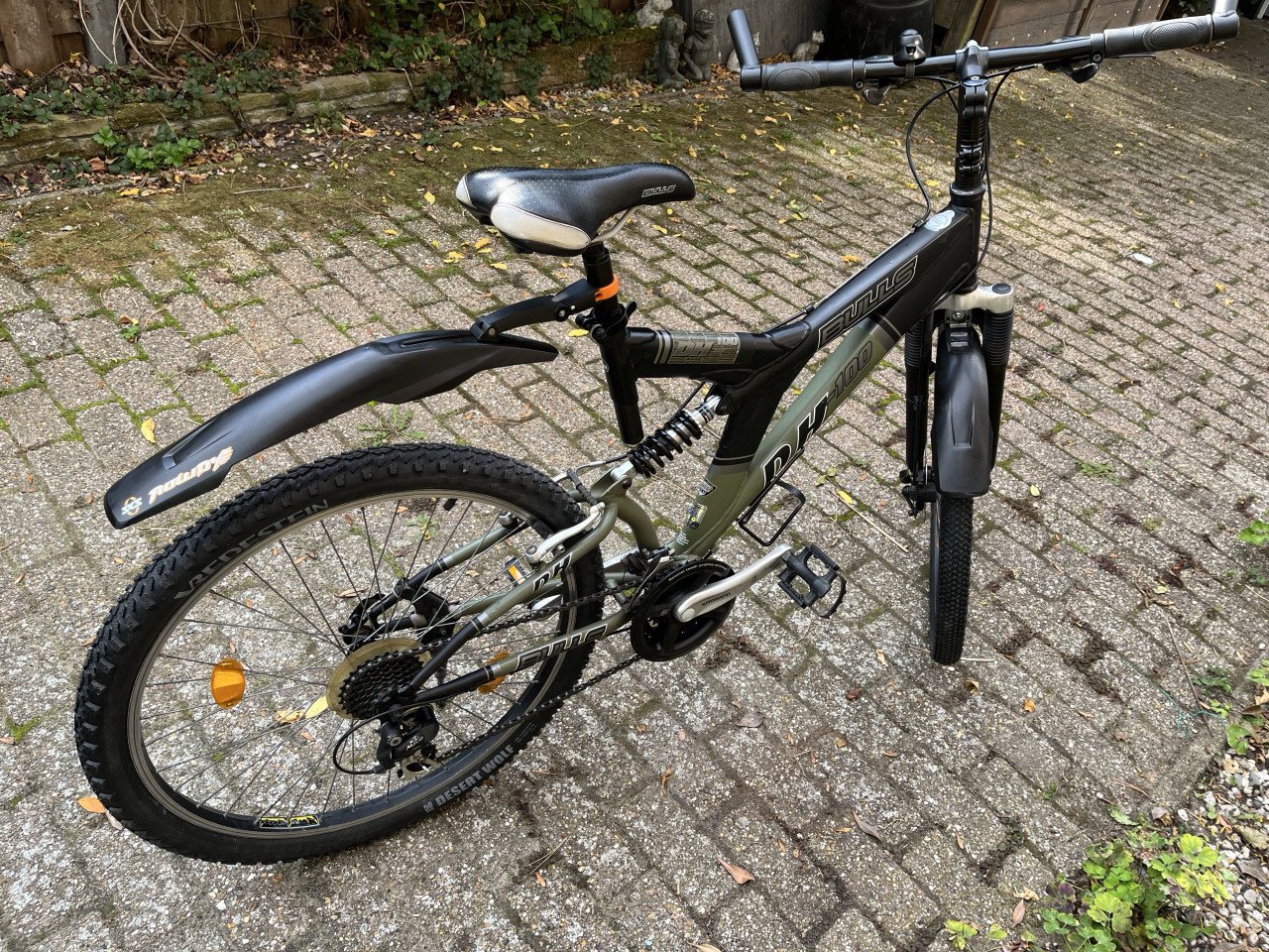 Mountainbike Bulls DH-100 Sport 21 versn. vering 1 sch rem enz.