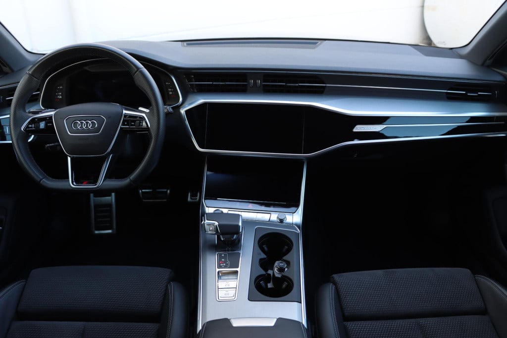Audi A6 avant 55 tfsi e quattro s edition competition 367pk s-tr