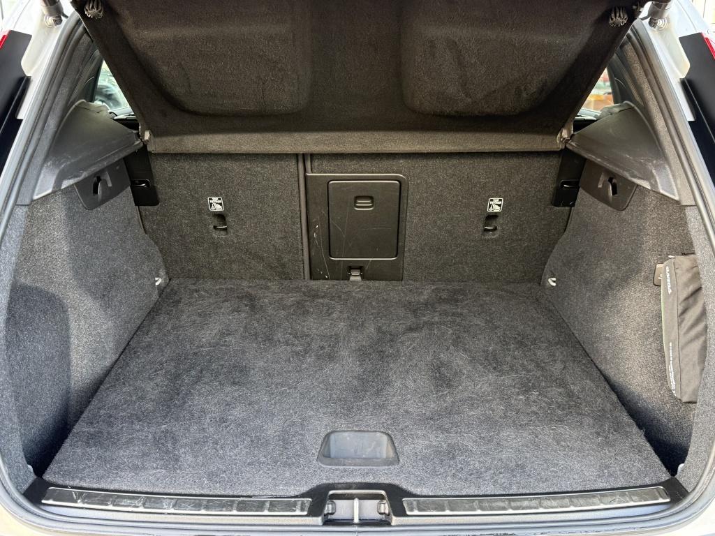 Volvo XC40 t5 262pk recharge ultimate bright| panodak| adap.cruise| leder|