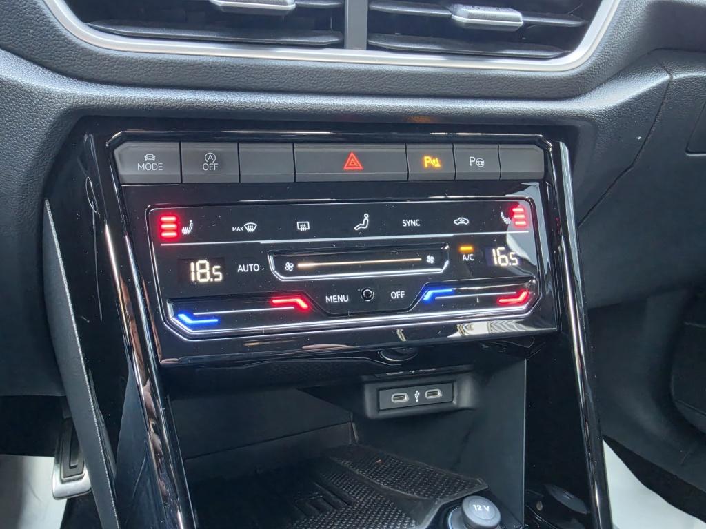Volkswagen T-roc 1.5 tsi r-line | virtuel | clima | navi | parkassist | iq 