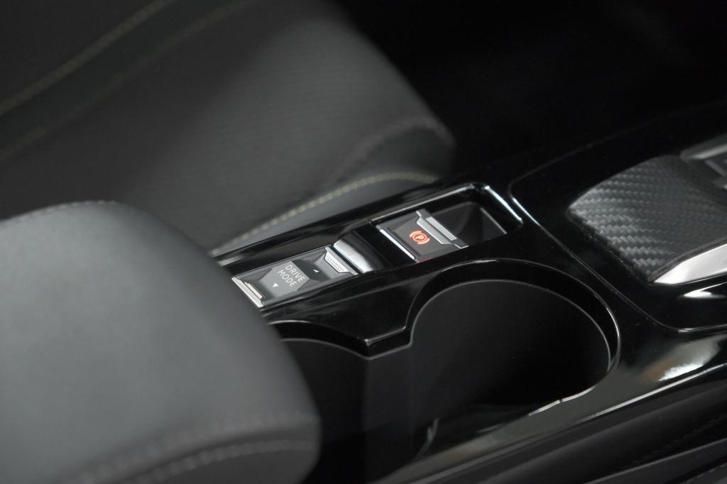 Peugeot 2008 1.2 hybrid 145 gt | camera | apple carplay | parkeersensoren