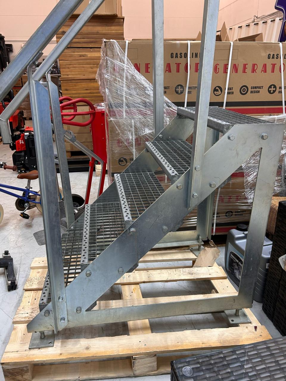 Trap 5 tredes verstelbaar 90 cm t/m 1mtr te verstellen