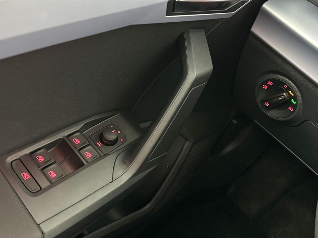 Seat Ibiza fr business connect 1.0 85 kw / 115 pk ecotsi hatc